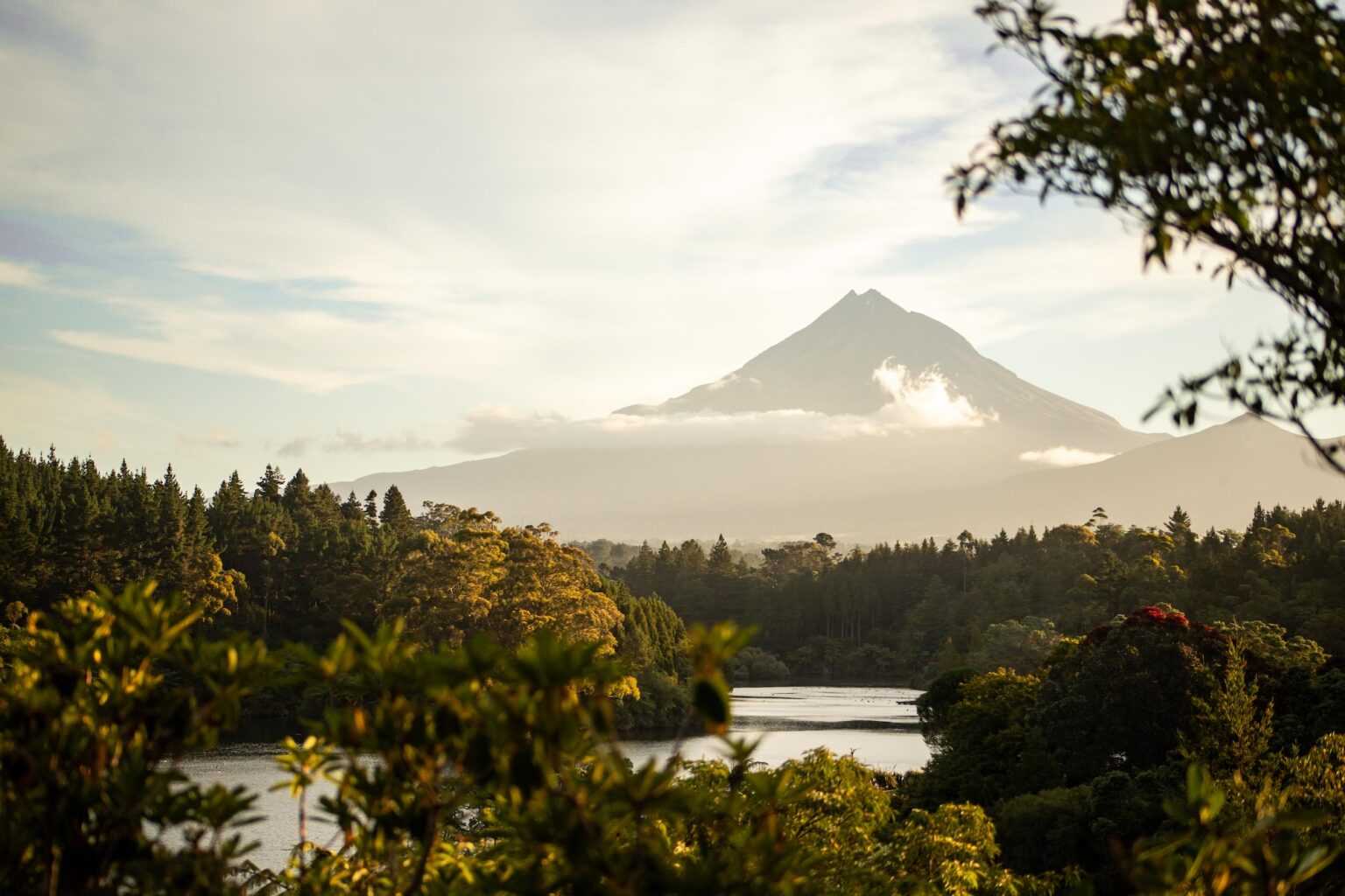 TaranakiMaunga_LakeMangahoeLandscape_MelanieWhite_07_01_2025